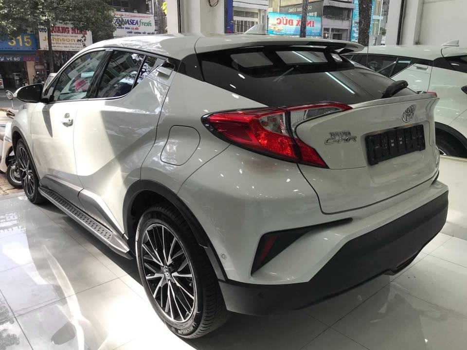 Toyota C-HR - crossover cỡ nhỏ giá gần 1,8 tỷ tại Việt Nam